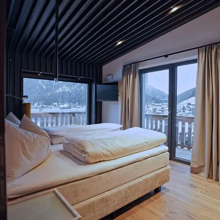 Hotel & Heigenhauser 3*