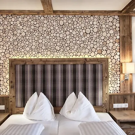 Hotel&appartements Heigenhauser 3* Waidring