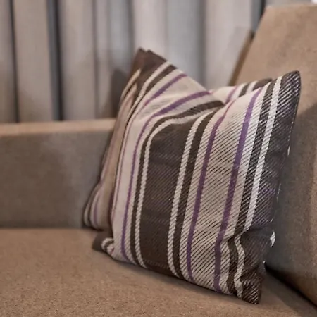 מלון & Heigenhauser