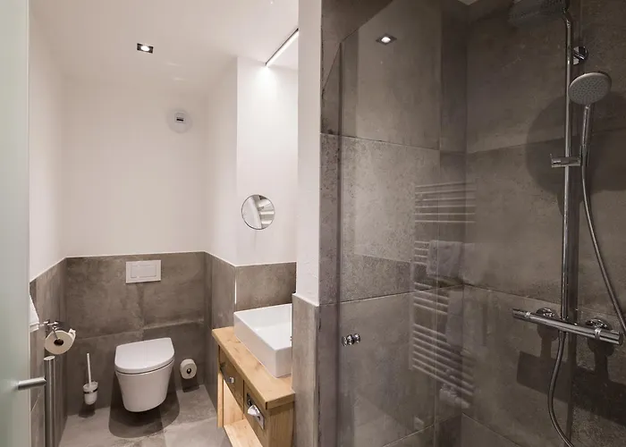 Hotel & Heigenhauser 3*